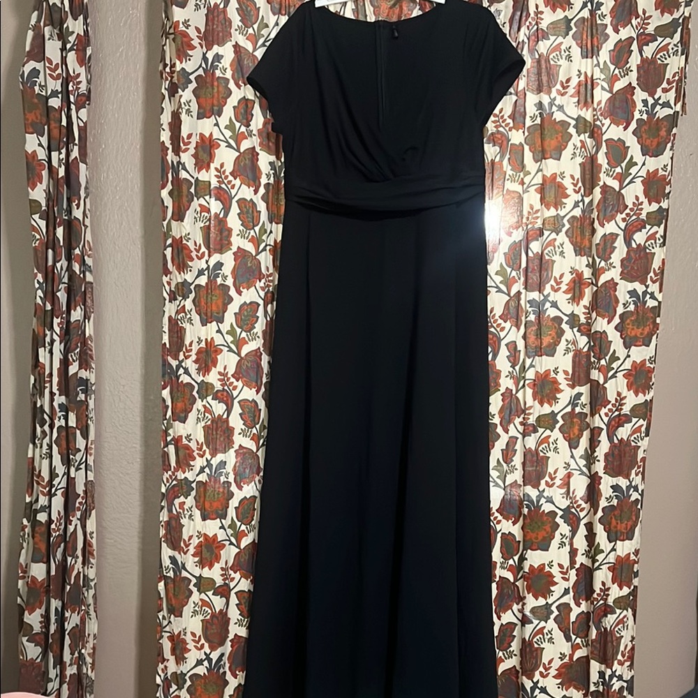 Elegant Black Evening Dress